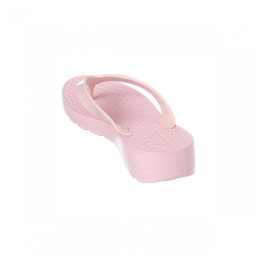 Na imagem temos um lindo chinelo de dedo feminino Dijean na cor rosa.