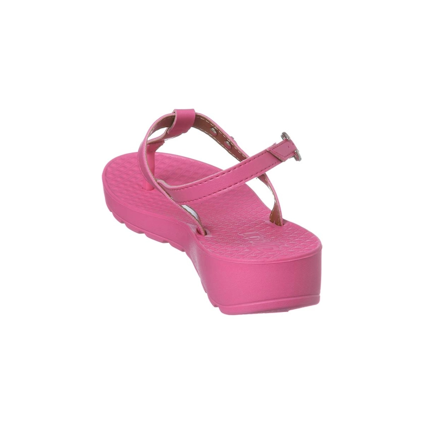 Na imagem temos uma linda sandália Dijean com tiras finas pink, super confortável. É um arraso!