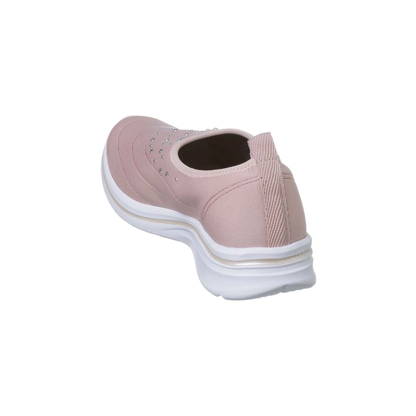 Na imagem, lindo tênis calce fácil feminino Dijean na cor rosa blush com aplicações de pedrinhas de strass na parte da frente do calçado. Conforto e estilo.