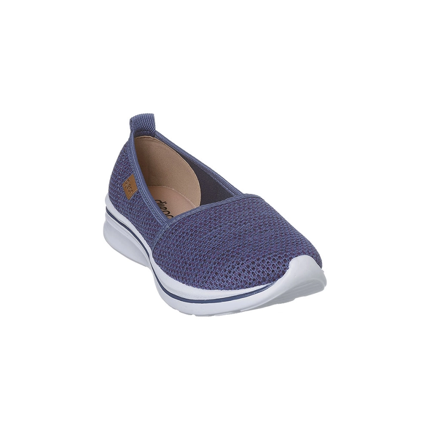 Na imagem lindo tênis feminino calce fácil Dijean na cor azul marinho, conforto e estilo para os pés!