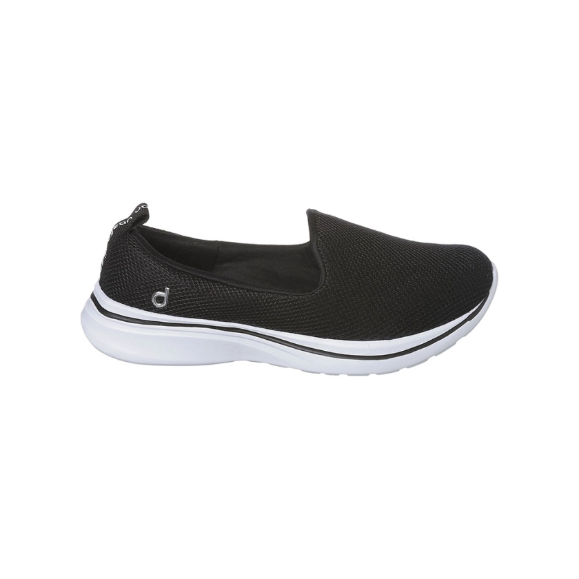 Na imagem temos um lindo tênis slip on feminino Dijean na cor preta, básico e confortável para o dia a dia.
