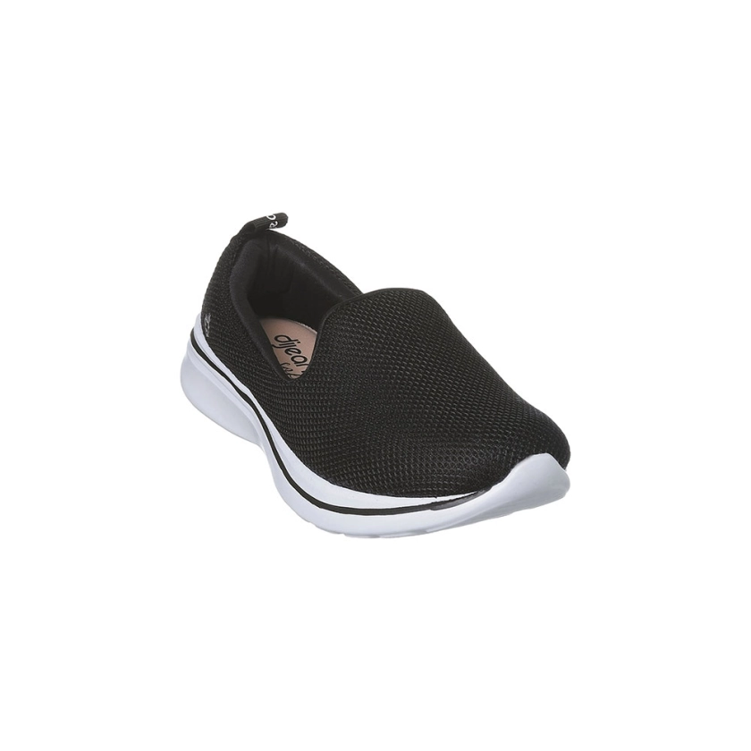 Na imagem temos um lindo tênis slip on feminino Dijean na cor preta, básico e confortável para o dia a dia.